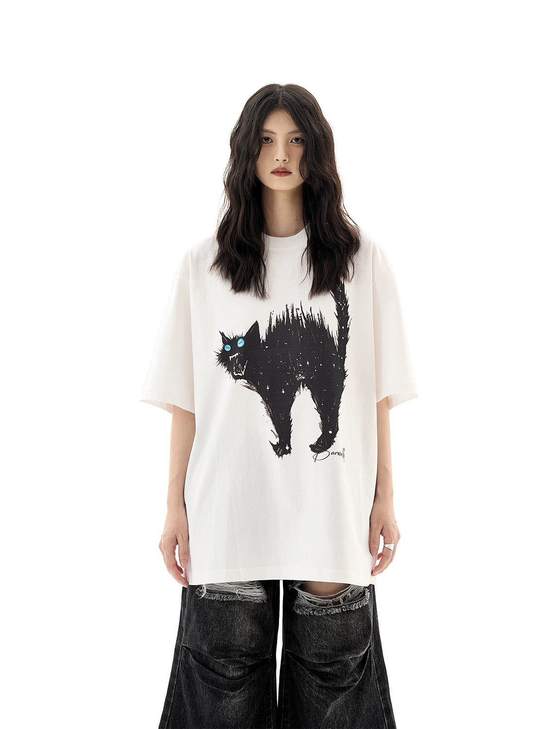 Stylish, niche short-sleeve tops