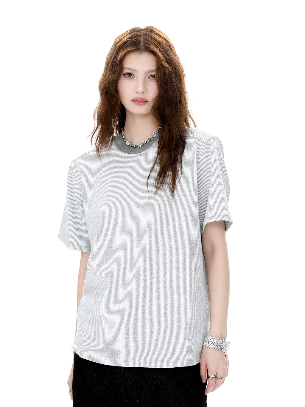 Unisex T-shirt with a minimalist design