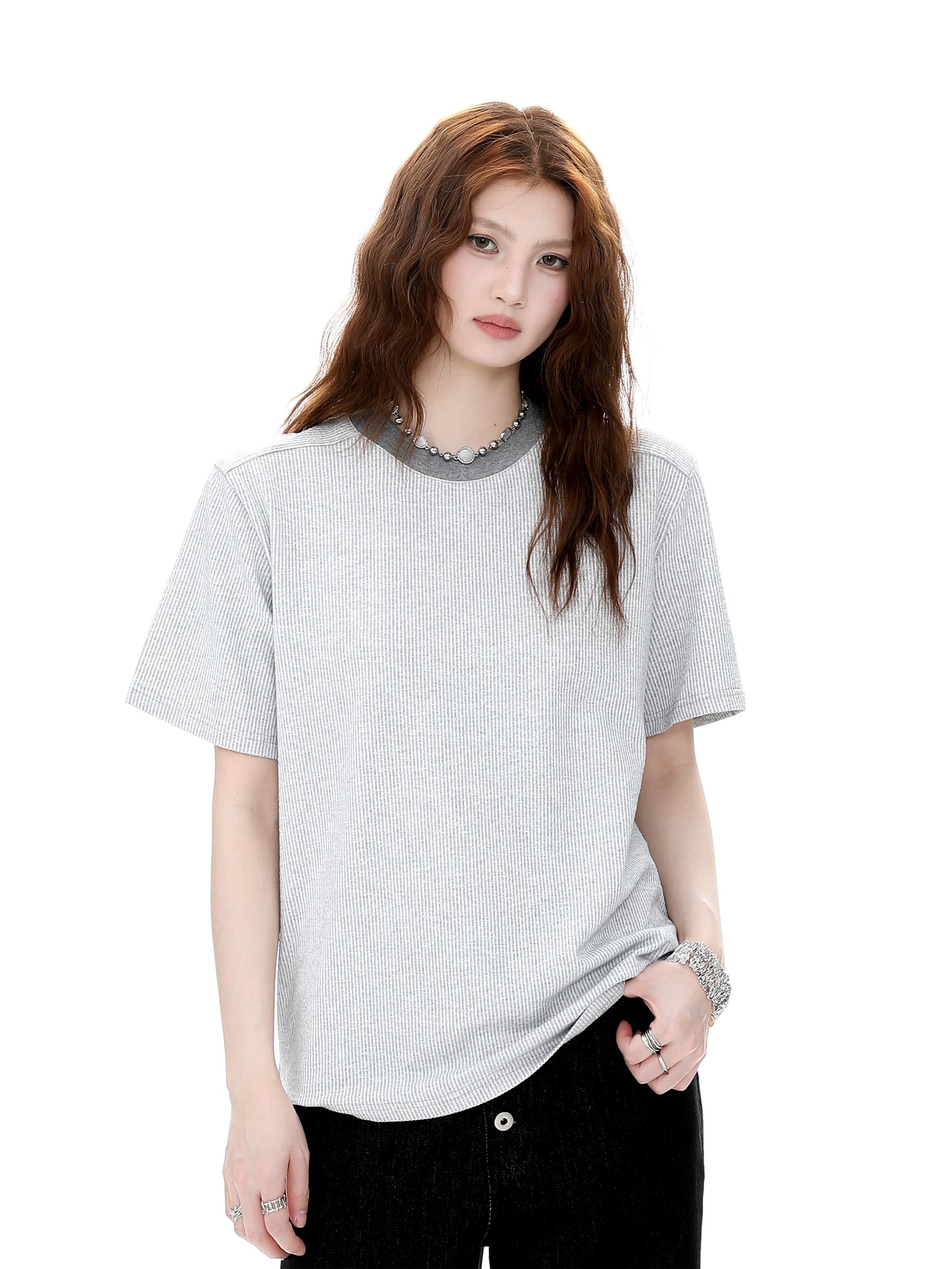 Unisex T-shirt with a minimalist design
