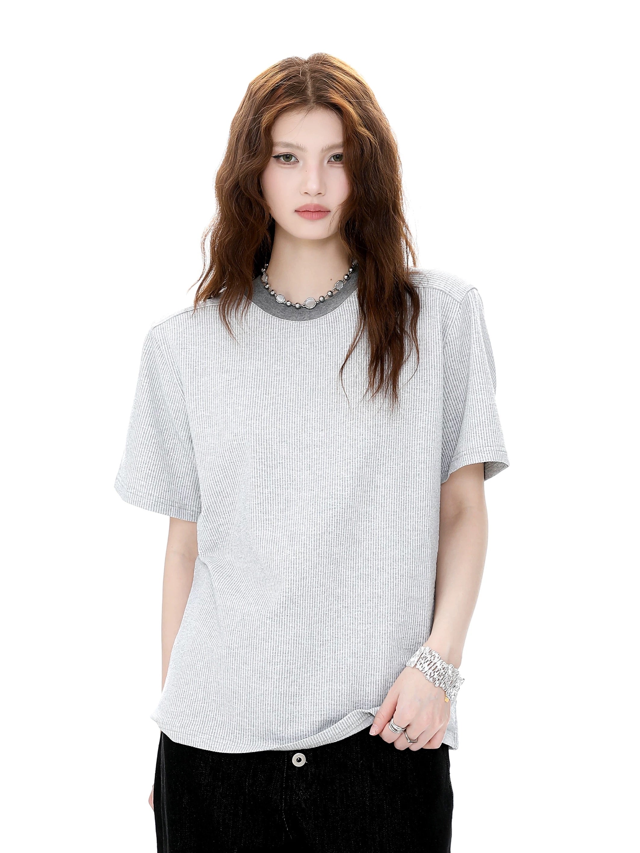 Unisex T-shirt with a minimalist design