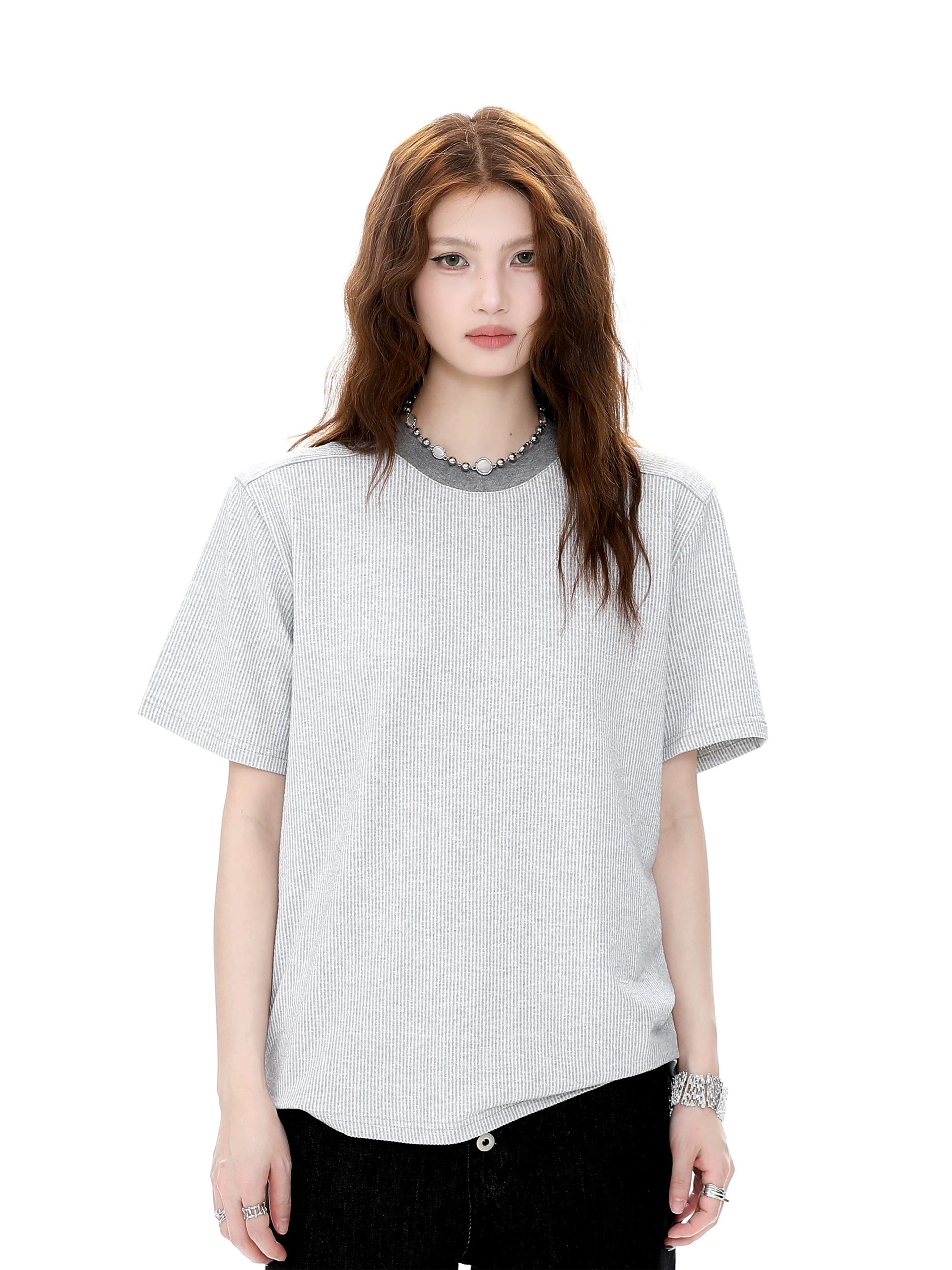 Unisex T-shirt with a minimalist design